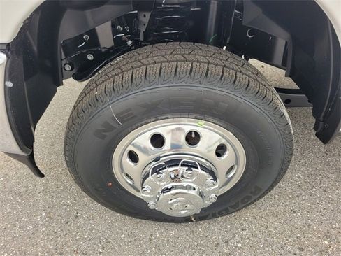 New 2026 RAM 3500 Tradesman w/ Chrome Appearance Group image 20