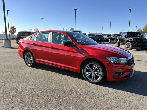 Used 2021 Volkswagen Jetta R-Line image 2