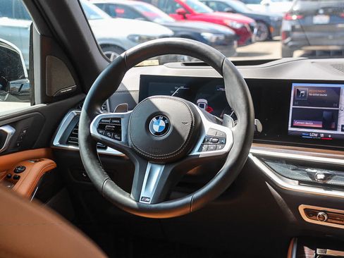 Used 2026 BMW X5 sDrive40i w/ M Sport Package RWD image 13