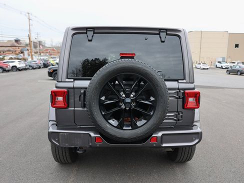 Used 2021 Jeep Wrangler Unlimited Sahara image 6