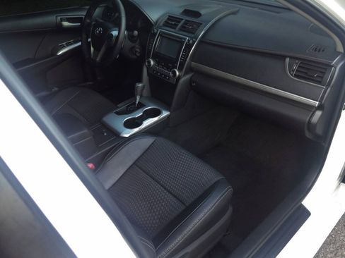 Used 2013 Toyota Camry SE FWD image 16