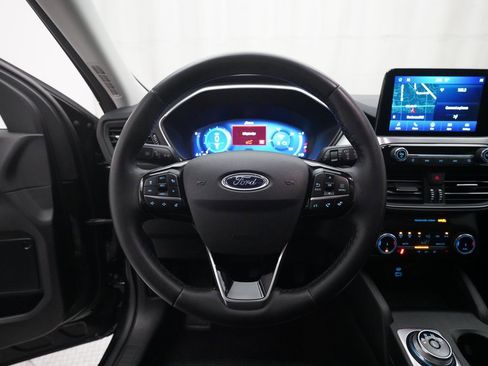 Used 2022 Ford Escape Titanium w/ Class II Trailer Tow Package image 4