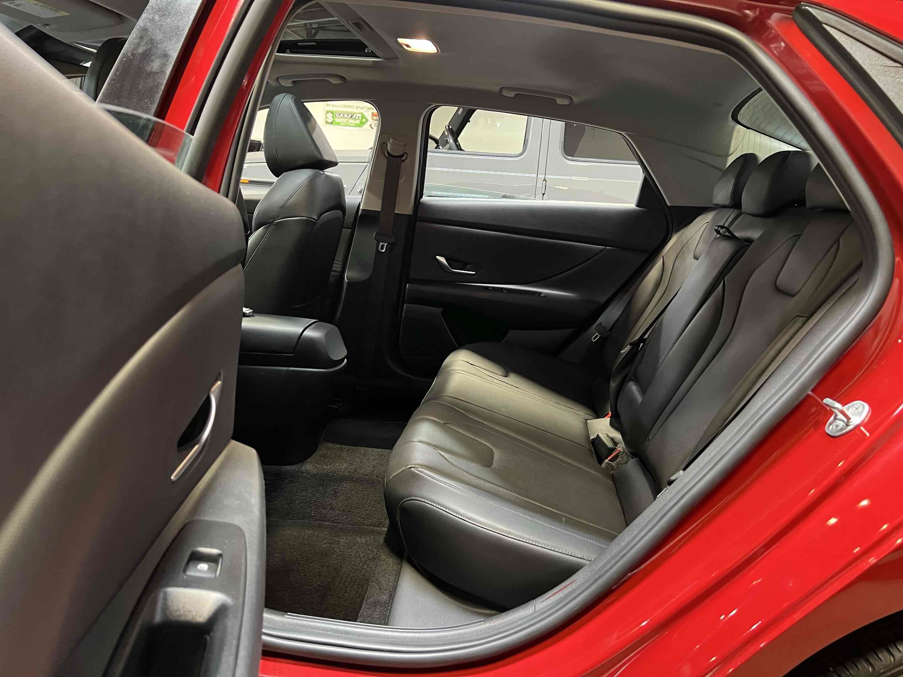 Used 2023 Hyundai Elantra Limited FWD image 5