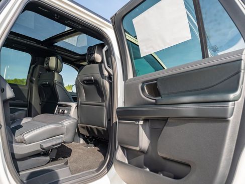 New 2026 Ford Expedition Max Platinum w/ Stealth Appearance Package image 10