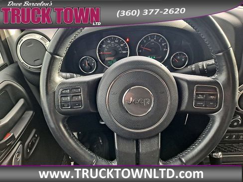 Used 2017 Jeep Wrangler Unlimited Sahara w/ Connectivity Group image 23