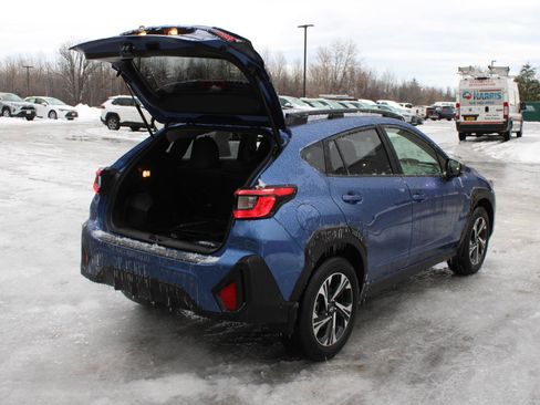 Used 2025 Subaru Crosstrek 2.0i Premium image 7