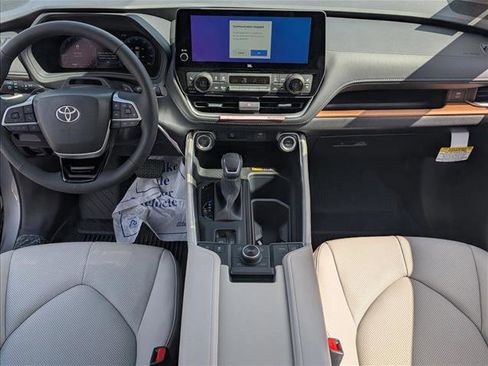 New 2026 Toyota Grand Highlander AWD image 13