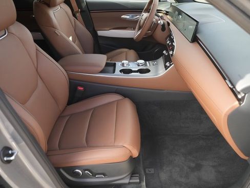 Used 2026 Genesis GV70 2.5T Advanced image 19