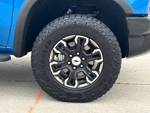 Used 2022 Chevrolet Silverado 1500 ZR2 w/ Technology Package image 12