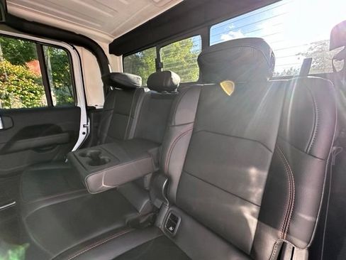 Used 2023 Jeep Gladiator Mojave w/ Cold Weather Group AWD/4WD image 11