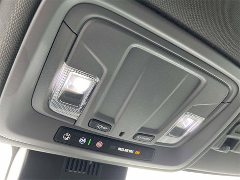 Used 2025 Chevrolet Silverado 1500 LT image 27