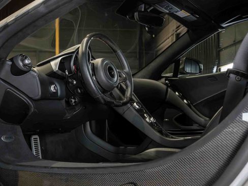 Used 2016 McLaren 650S Spider RWD image 48