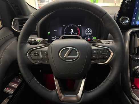 Used 2025 Lexus LX 700h Overtrail w/ Accessory Package (Z1) AWD/4WD image 17