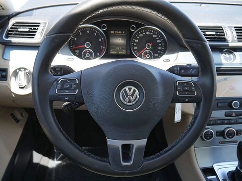 Used 2013 Volkswagen CC Lux FWD image 18