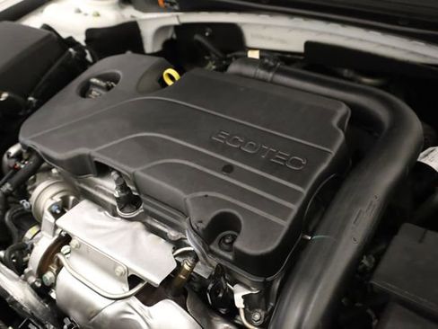 Used 2023 Chevrolet Malibu LT image 9