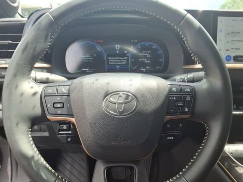 Used 2024 Toyota Crown AWD/4WD image 21