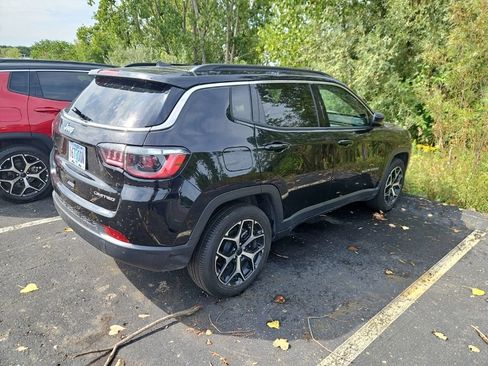 Used 2025 Jeep Compass Limited AWD/4WD image 6
