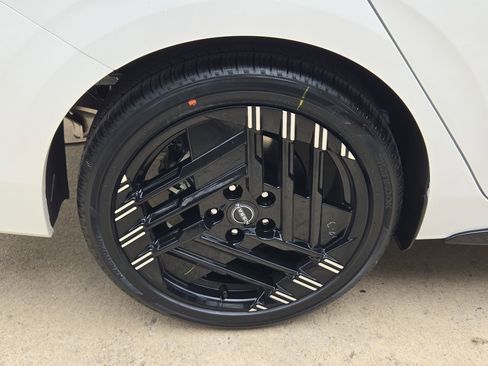 New 2026 Nissan Sentra SR FWD image 24