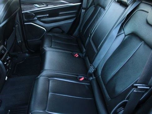 Used 2022 Jeep Grand Cherokee Limited 4xe image 11