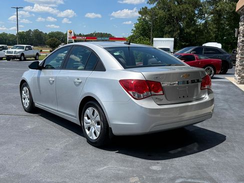 Used 2014 Chevrolet Cruze LS FWD image 3