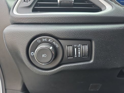 New 2026 Chrysler Pacifica Select image 27