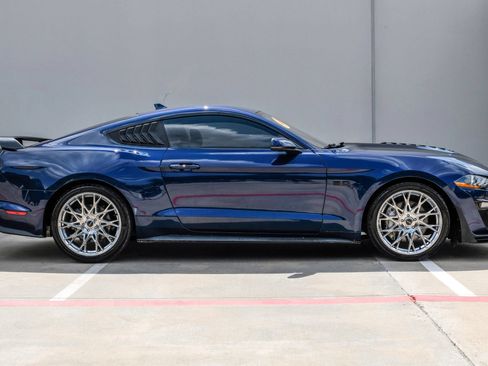 Used 2020 Ford Mustang GT Premium RWD image 3