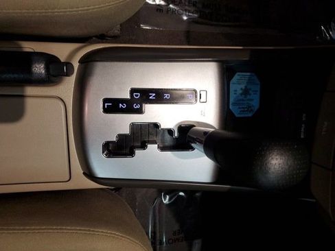 Used 2010 Hyundai Elantra GLS image 25