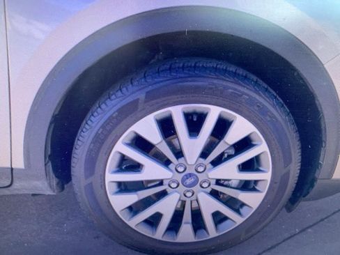 Used 2022 Ford Escape Titanium image 12