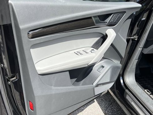 Used 2019 Audi Q5 Prestige w/ Prestige Package AWD/4WD image 2
