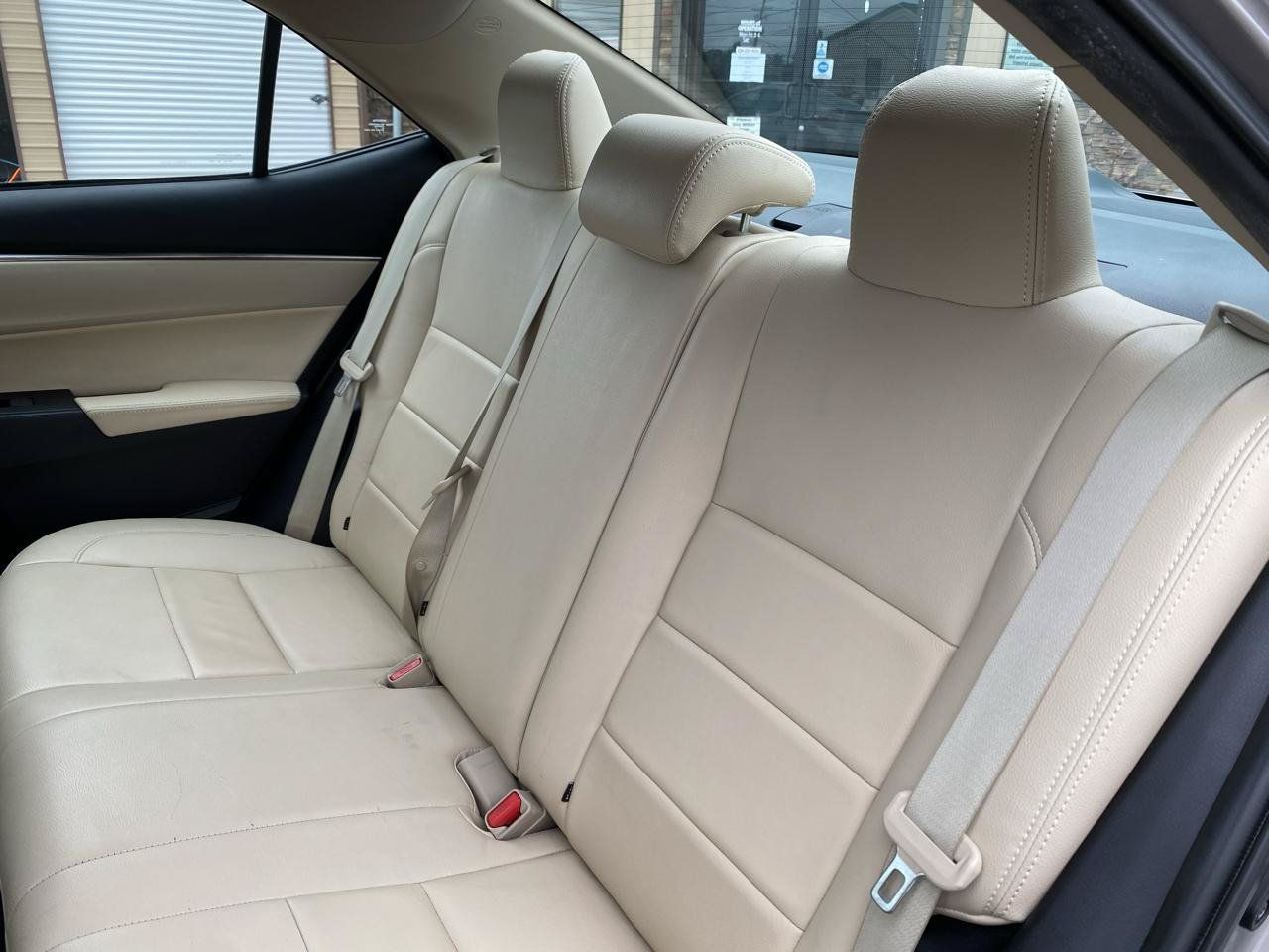 Used 2014 Toyota Corolla LE FWD image 7