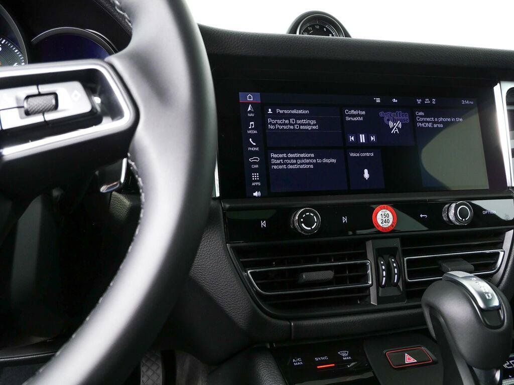 Certified 2026 Porsche Macan AWD/4WD image 12