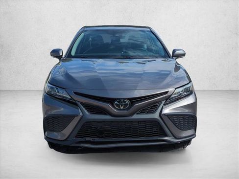 Used 2023 Toyota Camry SE FWD image 2