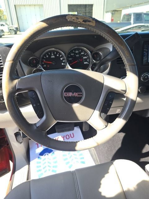 Used 2008 GMC Sierra 1500 SLE w/ Z71 Off-Road Package AWD/4WD image 12