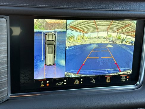 Used 2024 GMC Yukon XL Denali w/ Denali Reserve Package image 27