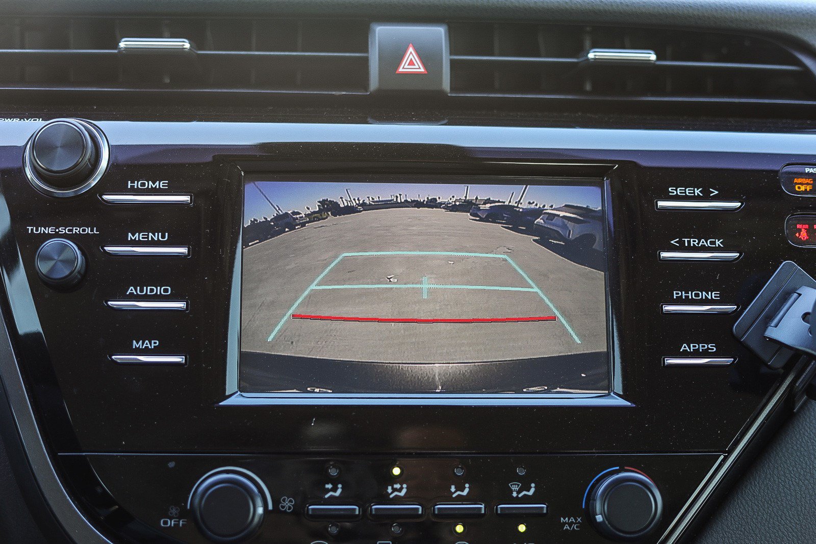 Used 2019 Toyota Camry LE w/ Carpet Mat Package FWD image 22