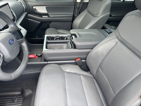 Certified 2025 Ford Expedition Max Active AWD/4WD image 9