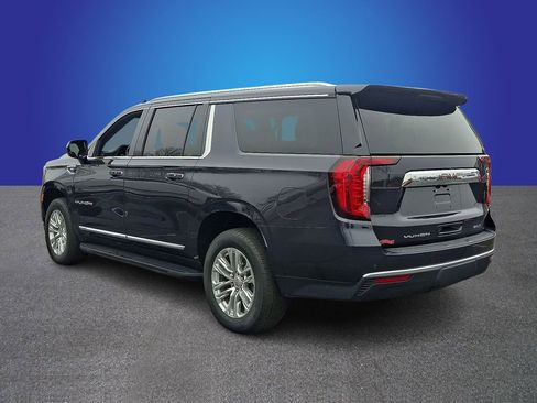 Used 2023 GMC Yukon XL SLT image 4