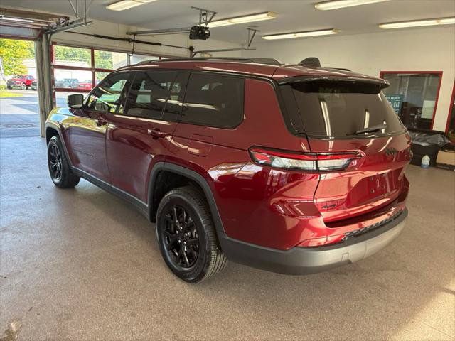 Certified 2025 Jeep Grand Cherokee L Laredo AWD/4WD image 17