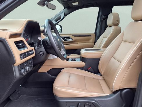 Used 2021 Chevrolet Tahoe Premier w/ Premium Package RWD image 10