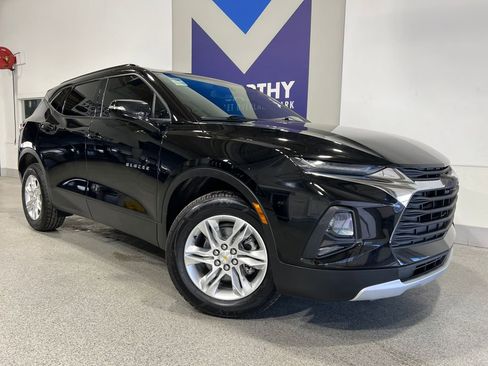 Used 2022 Chevrolet Blazer LT FWD image 2