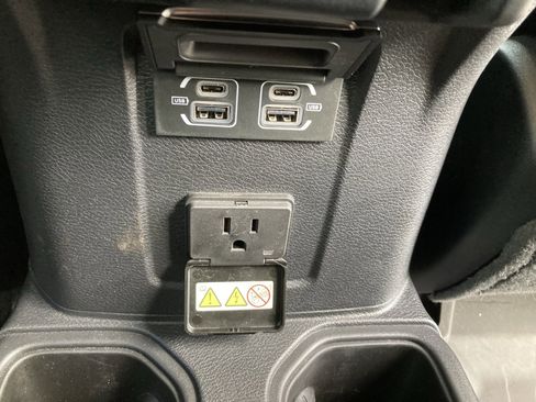 Used 2023 Jeep Gladiator Sport image 35