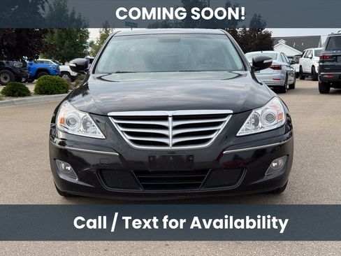 Used 2009 Hyundai Genesis 4.6 w/ Technology Pkg 5 RWD image 2