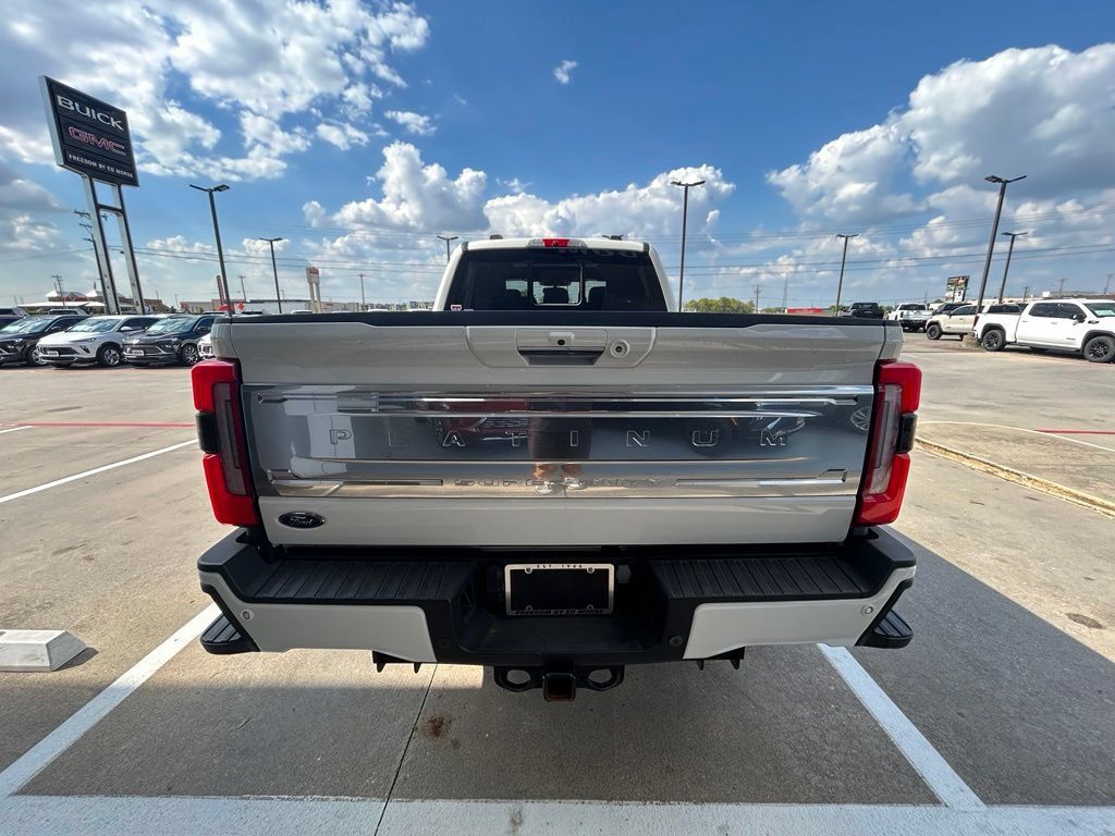 Used 2023 Ford F250 Platinum w/ FX4 Off-Road Package AWD/4WD image 3