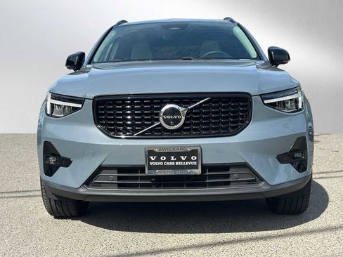 Certified 2023 Volvo XC40 B5 Plus w/ Driver Assist Package AWD/4WD image 9