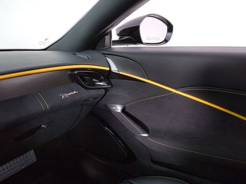 Certified 2021 Ferrari Roma RWD image 15