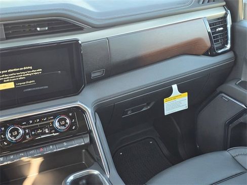 New 2026 GMC Sierra 2500 Denali w/ Denali Reserve Package image 16