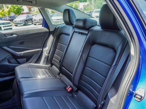 Used 2024 Volkswagen Jetta SE FWD image 39