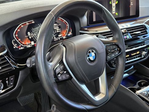 Used 2023 BMW 530i w/ Convenience Package RWD image 25