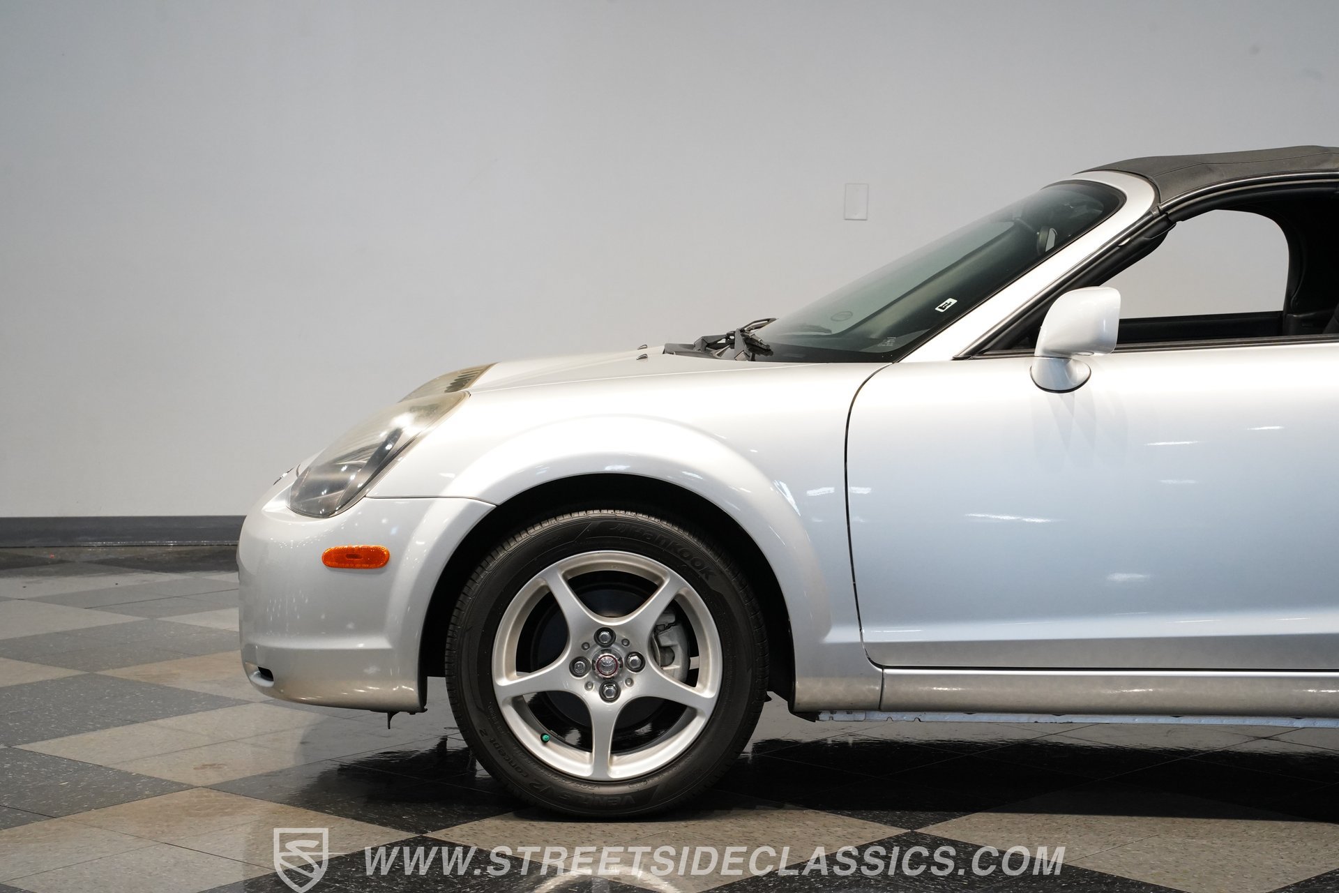 Used 2001 Toyota MR2 RWD image 24