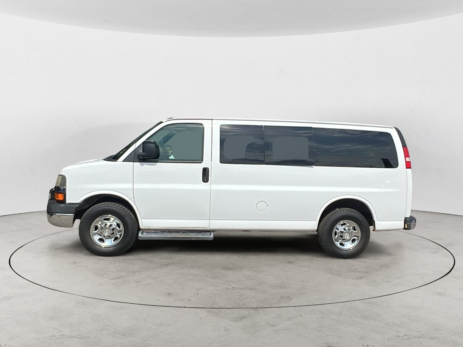 Used 2014 Chevrolet Express 2500 LT w/ LT Preferred Equipment Group RWD image 3